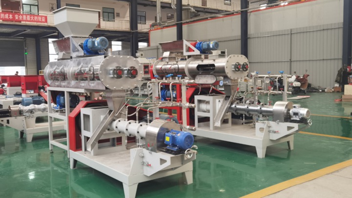 Brand new shrimp granulator machine in Kenya